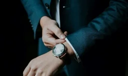 10 busy juniors in investment banking