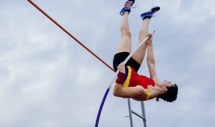 Pole Vaulter